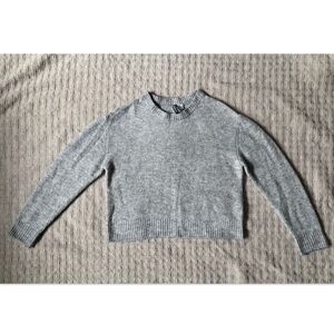 Cropped gray Knit Sweater, H&M, Women's size S Small, Long Sleeve, SMALL FLAW